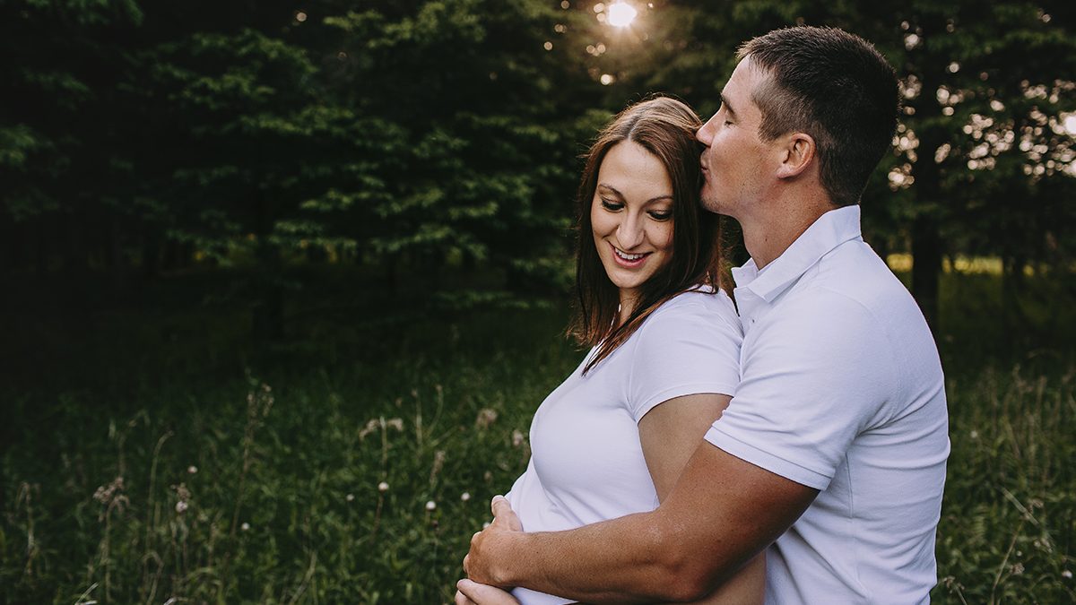 golden hour maternity session by northern clove photography