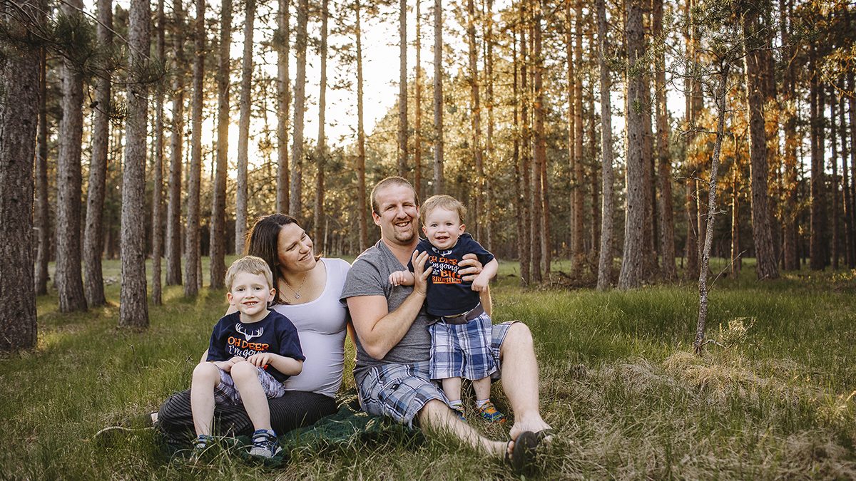 outdoor family and maternity session upper peninsula michigan