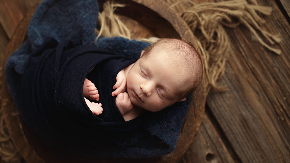 newborn session in escanaba michigan